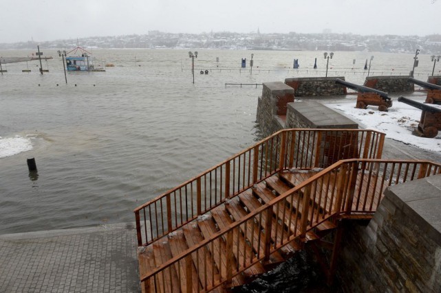 Le fleuve déborde dans le Vieux-Québec