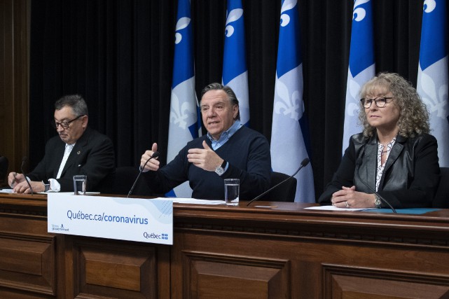 Québec place cinq CHSLD privés «sous surveillance»