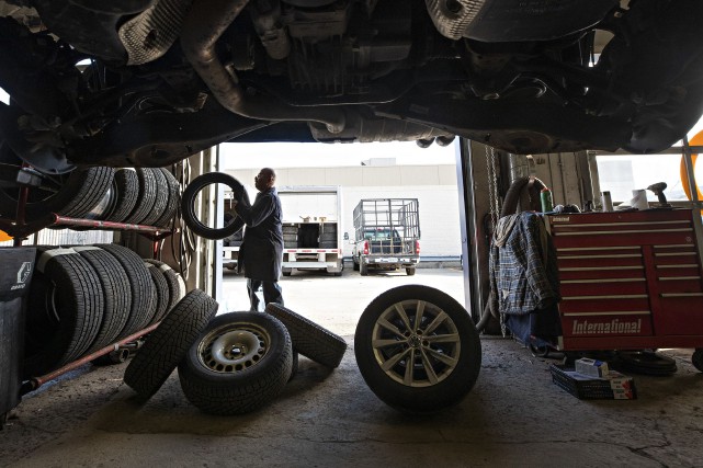 Les garages rouvrent à vitesse réduite