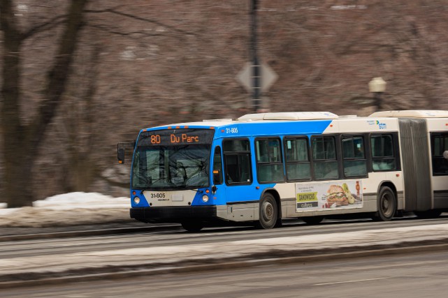 Des employés de bureau de la STM vont nettoyer les autobus