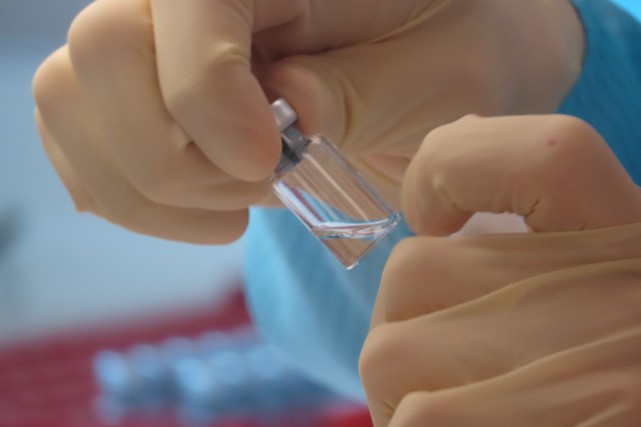 La course mondiale au vaccin contre le coronavirus s'intensifie