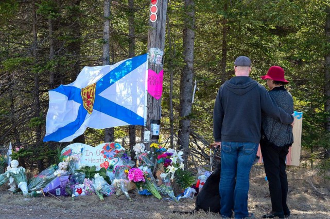 Tuerie en Nouvelle-Écosse: le tueur aurait piégé des victimes avec une fausse voiture de police