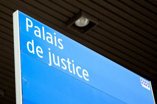Contestation du confinement: le tribunal renvoie la cause à la case départ