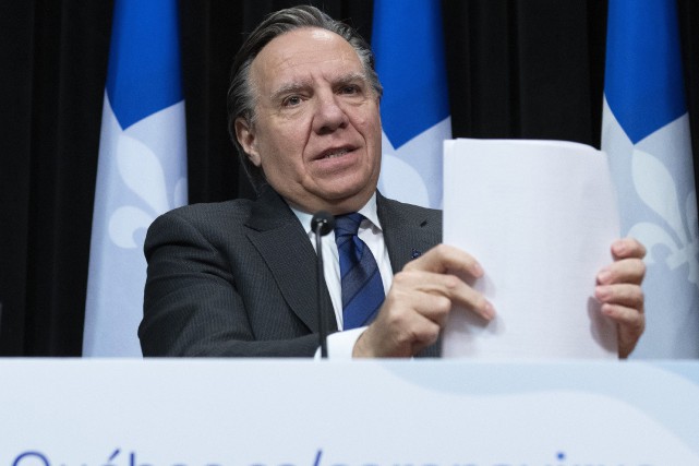 CHSLD: Legault demande l'aide de tous, même ceux sans qualifications