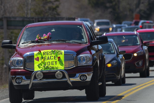 Tuerie en Nouvelle-Écosse: les familles des victimes organisent les funérailles