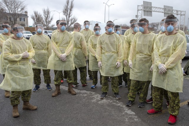 Des soldats débarquent dans un CHSLD de Mont-Royal