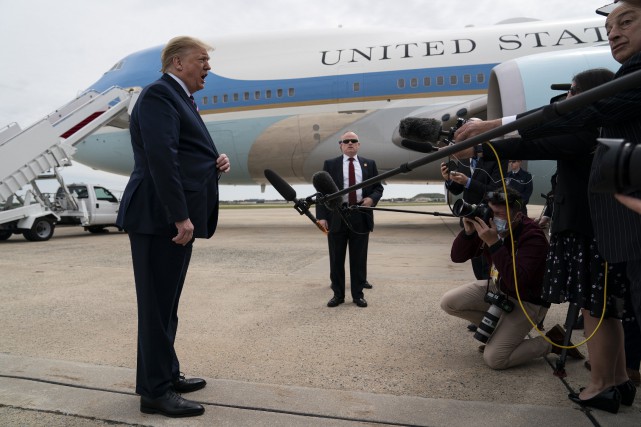 Trump laisse entendre qu'il portera un masque