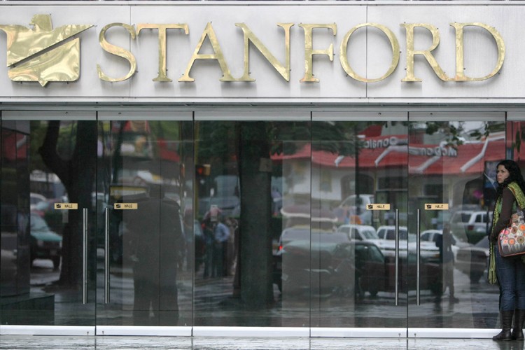 Ottawa restreint les activités de la Stanford Bank