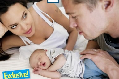 Les parents et le nouveau bébé ont fait... (Photo Reuters)