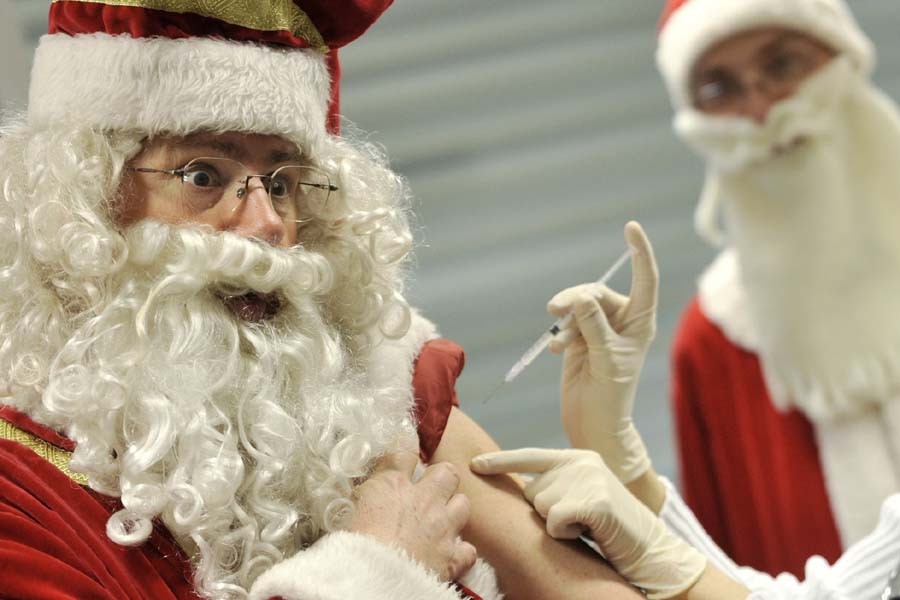 129257-pere-noel-fait-vacciner-hongrie.jpg