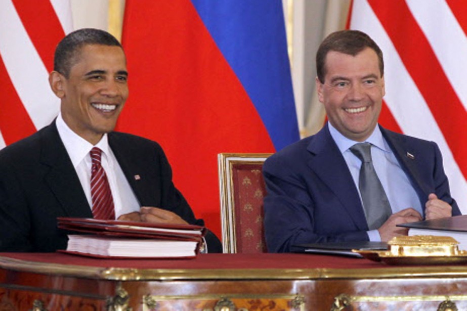 Obama et Medvedev signent le nouveau traité nucléaire | La Presse