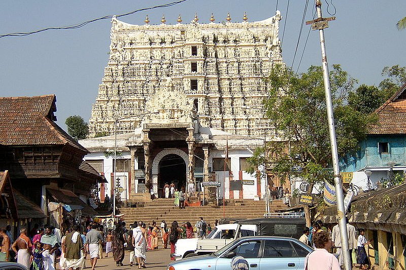 Indienne naturelle se montre à la caméra Indienne naturelle se montre à la caméra