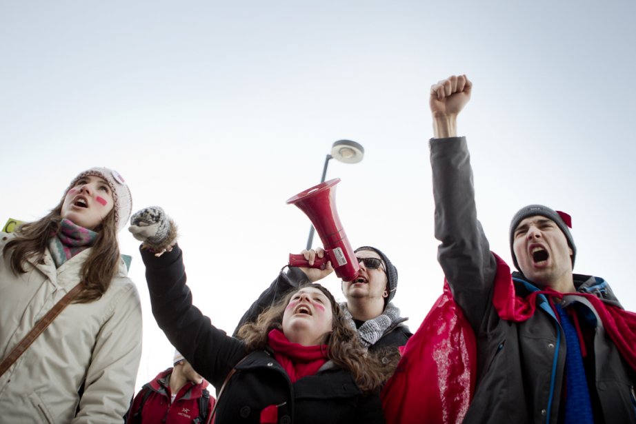 Les étudiants manifestent cet après-midi au centre-ville de... (Photo: Marco Campanozzi, La Presse)