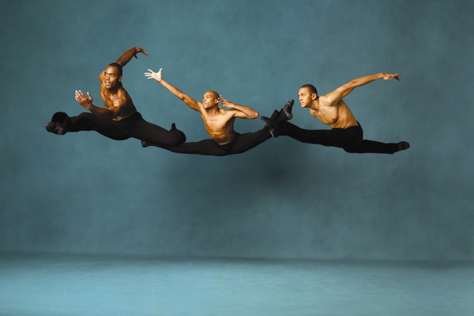 Des danseurs de la compagnie Alvin Ailey American Dance Theatre. 