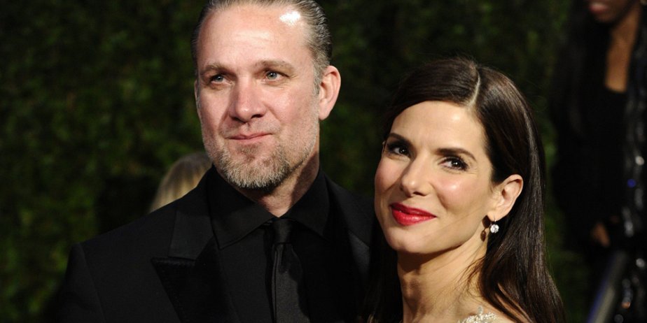 Sandra Bullock et Jesse James à la cérémonie... (AP)