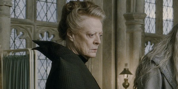 L'actrice britannique Maggie Smith interprète le professeur Minerva... (AP)