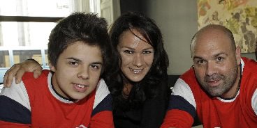 Sandrine Bisson entourée de Jean-Carl Boucher et Ricardo... (Robert Mailloux, La Presse)