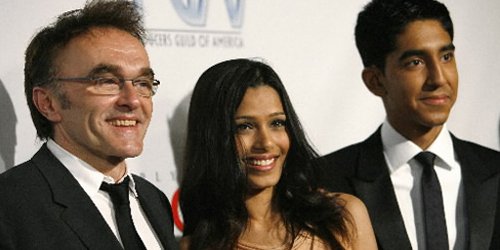Les acteurs Frieda Pinto et Dev Patel en... (Reuters)