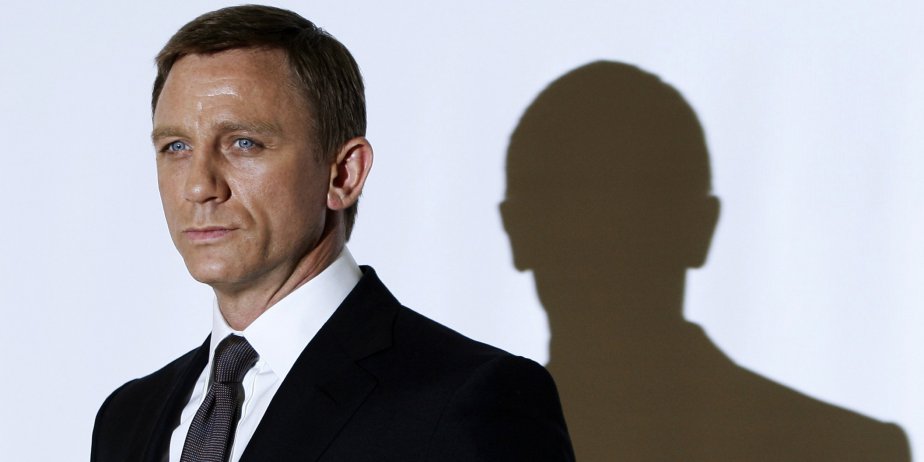 James Bond ne l'a jamais facile, comme on dit. Cascades et... (Reuters)