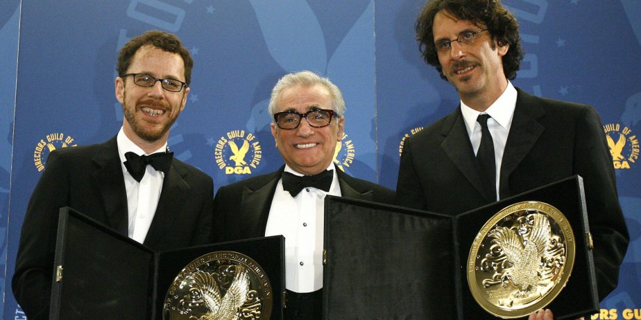 Martin Scorsese a présenté le prix à Joel... (Reuters)