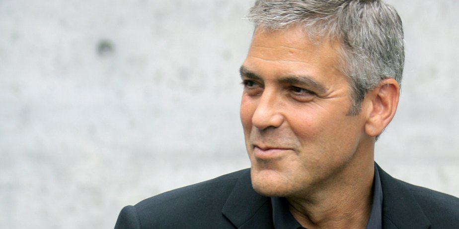 Il y a des stars qui passent volontiers du show-business à la politique:... (AFP)
