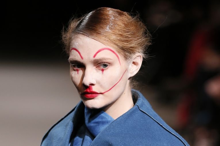La semaine parisienne de la mode s'est terminée... (PHOTO PATRICK KOVARIK, AFP)