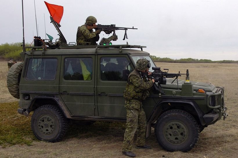 Véhicules pour militaires seulement...