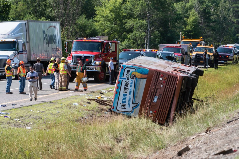 New York State Coach Crash: 14-Year-Old Quebecer Dies