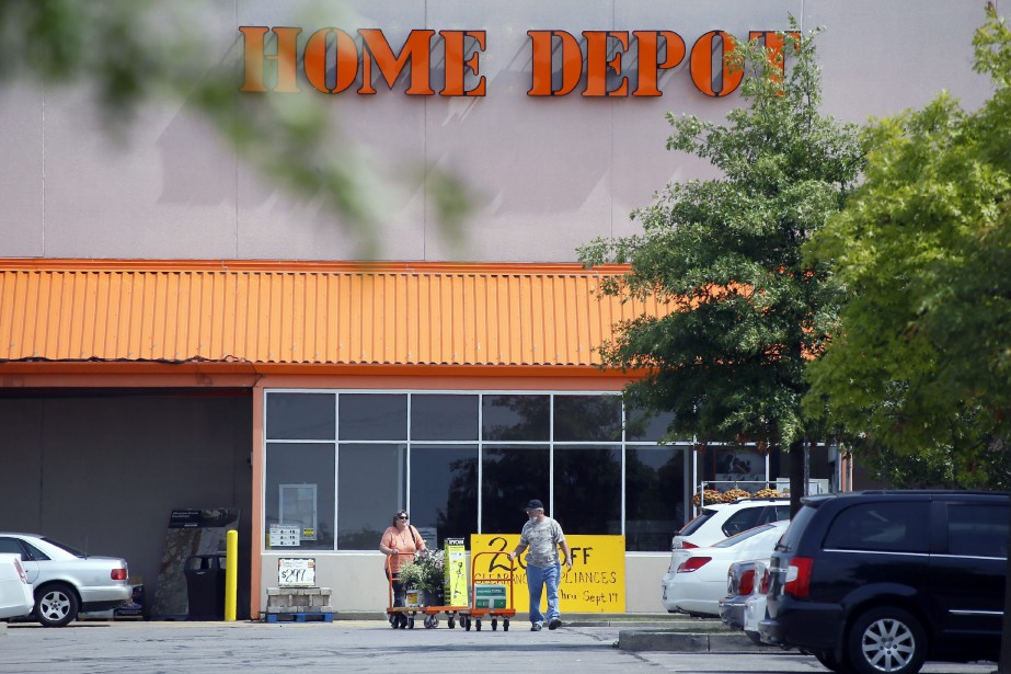 Home Depot bat légèrement les attentes La Presse