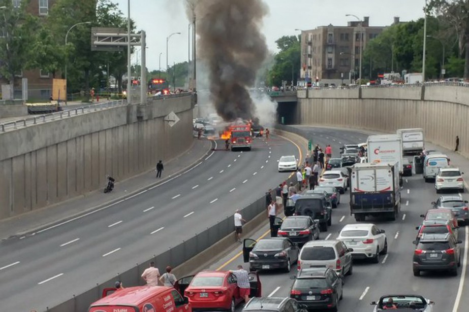 Camion En Feu Sur Décarie: La Circulation Reprend En Direction Nord | La  Presse