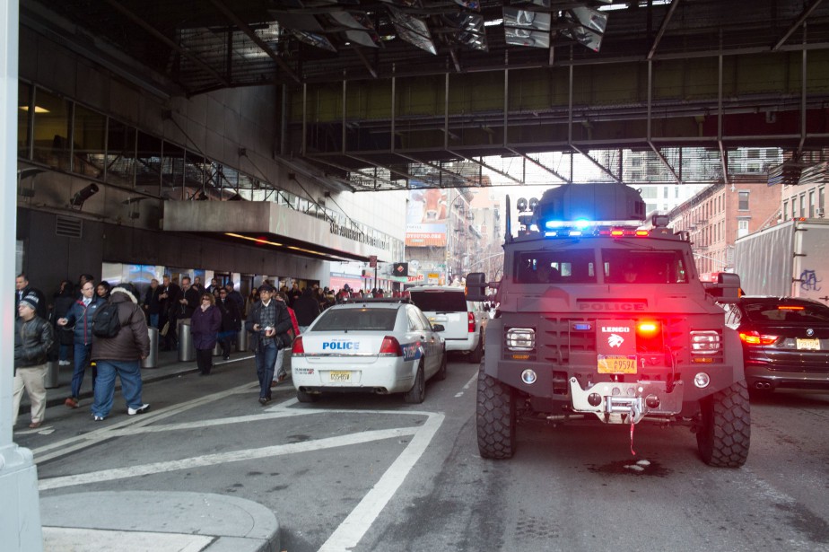 Les policiers sont présents à la gare Port... (Photo Bryan R. Smith, Agence France-Presse)