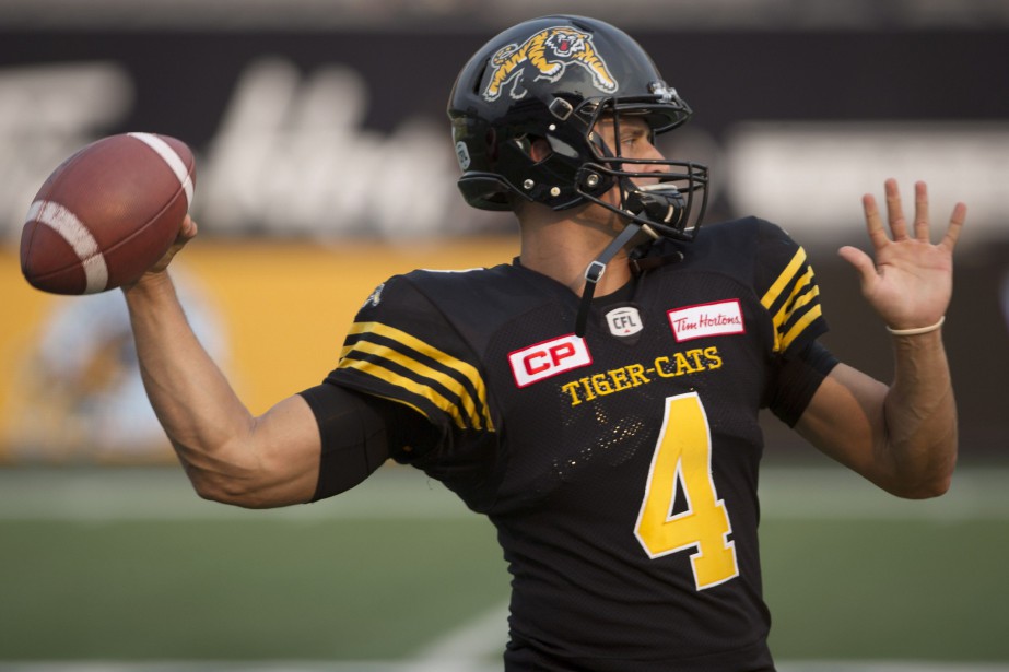 Les Roughriders mettent Zach Collaros sous contrat