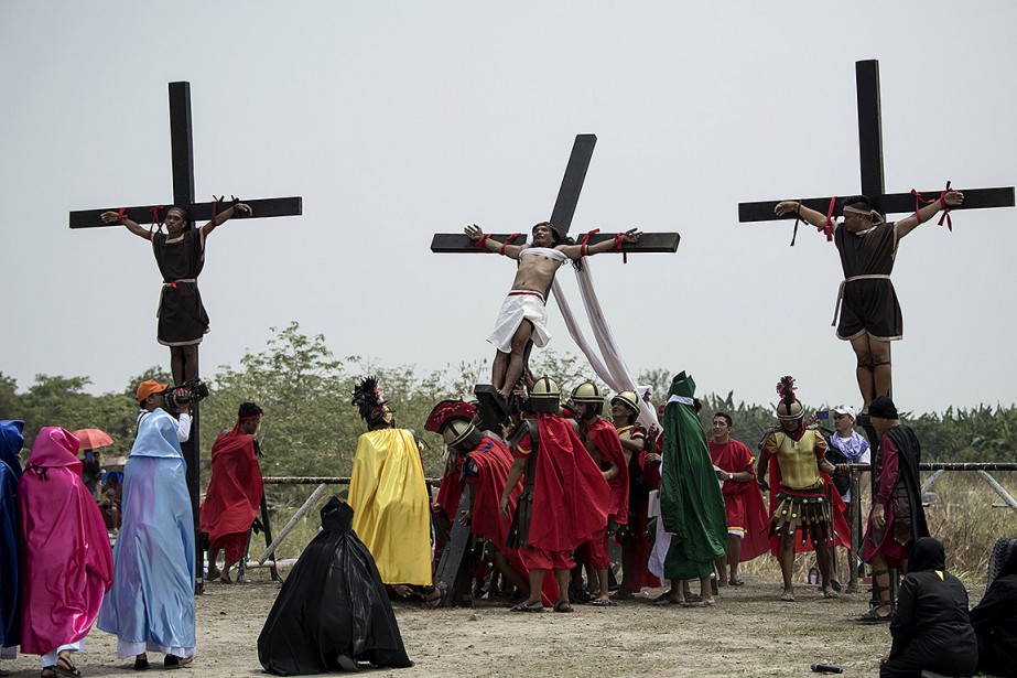 Les Sanglants Crucifiements Du Vendredi Saint Aux Philippines La Presse