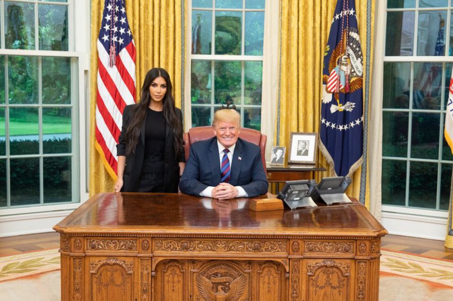 Kim Kardashian Dans Le Bureau Ovale La Presse