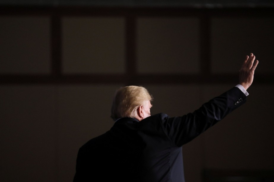 Gilets Jaunes Trump Parle Dun Triste Jour à Paris Et