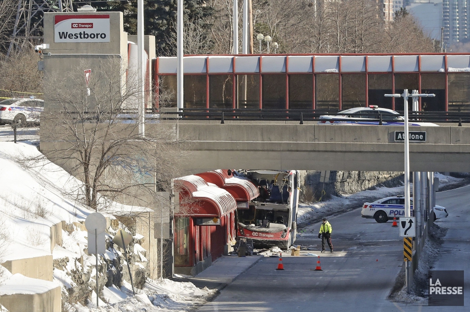 La Presse recherche des passagers... (PHOTO ROBERT SKINNER, LA PRESSE)