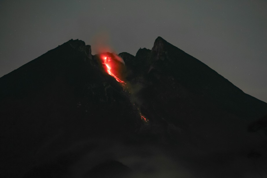 Indon sie le volcan  Merapi  en ruption