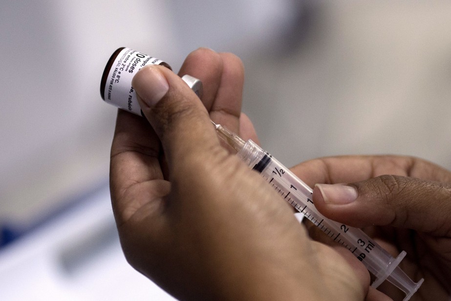 Vaccins: des experts déplorent la désinformation sur les réseaux sociaux | SIDHARTHA BANERJEE ET MORGAN LOWRIE | Santé