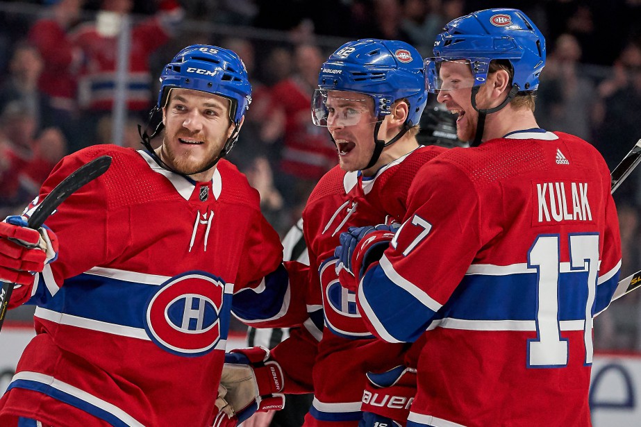 Artturi Lehkonen (62) célébre son but avec Andrew... (PHOTO ANDRÉ PICHETTE, LA PRESSE)