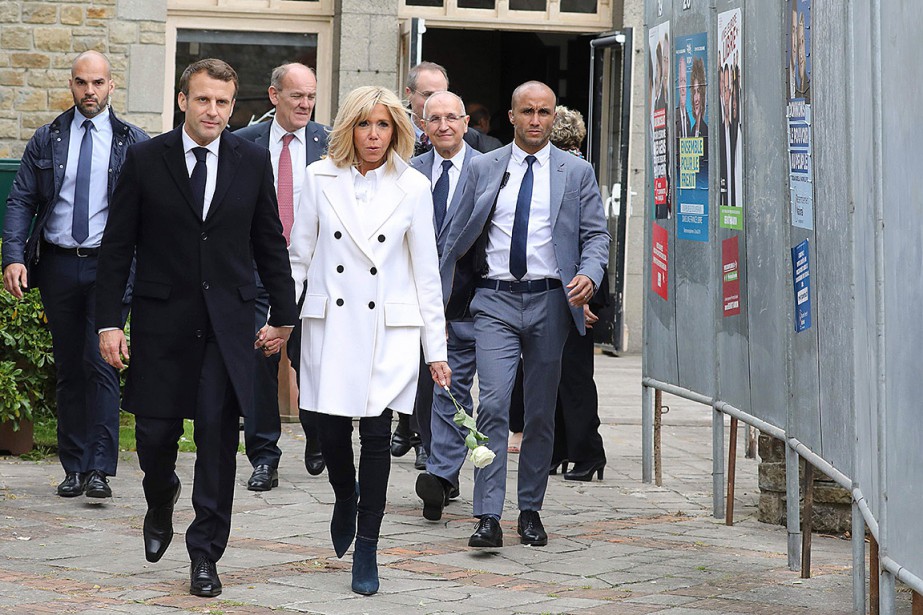 https://images.lpcdn.ca/924x615/201905/26/1642846-emmanuel-macron-alle-voter-touquet.jpg